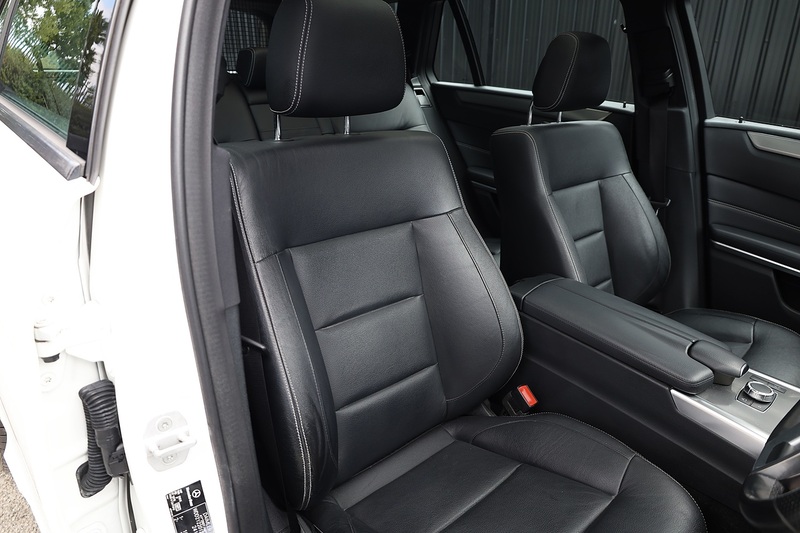 Mercedes-Benz E220 CDI AMG Night Edition Panoramic Roof + Harmon Kardon + Memory Pack + Keyless Image 36