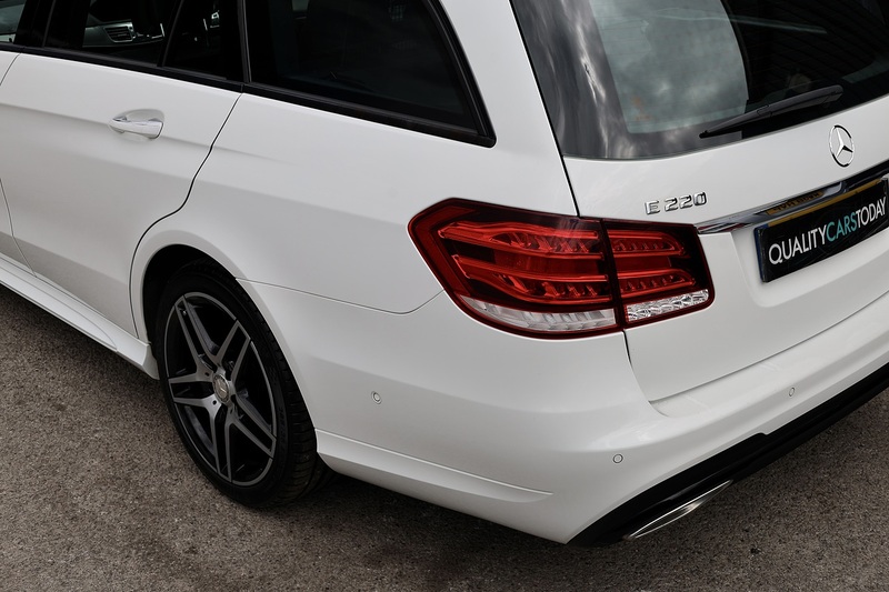 Mercedes-Benz E220 CDI AMG Night Edition Panoramic Roof + Harmon Kardon + Memory Pack + Keyless Image 40