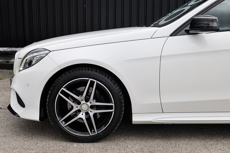 Mercedes-Benz E220 CDI AMG Night Edition Panoramic Roof + Harmon Kardon + Memory Pack + Keyless Image 38