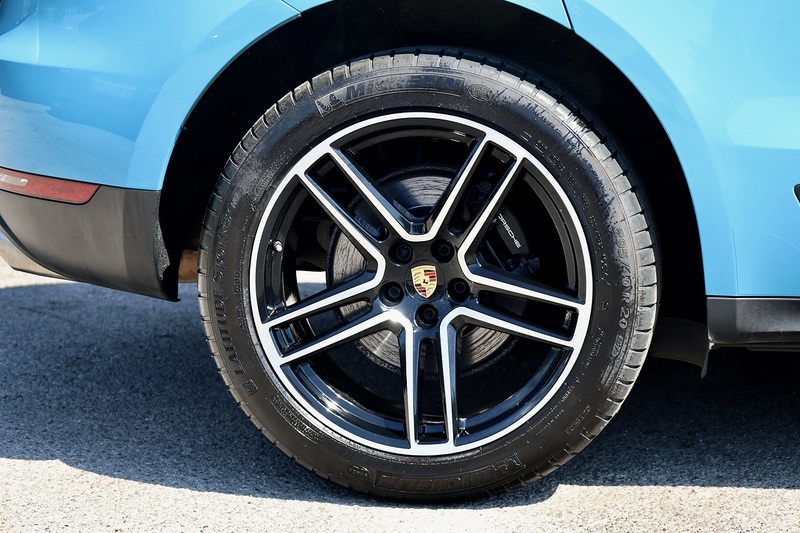 Porsche Macan Full Porsche Main Dealer + Pano Roof + Sport Chrono + Adaptive Cruise + PDLS Image 36