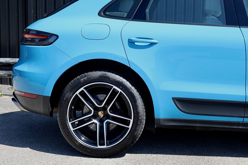 Porsche Macan Full Porsche Main Dealer + Pano Roof + Sport Chrono + Adaptive Cruise + PDLS Image 25