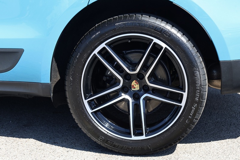 Porsche Macan Full Porsche Main Dealer + Pano Roof + Sport Chrono + Adaptive Cruise + PDLS Image 33