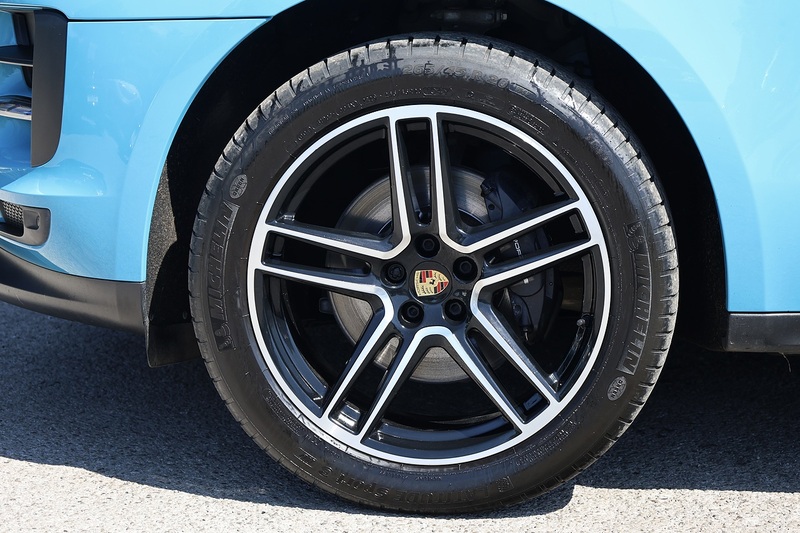 Porsche Macan Full Porsche Main Dealer + Pano Roof + Sport Chrono + Adaptive Cruise + PDLS Image 34