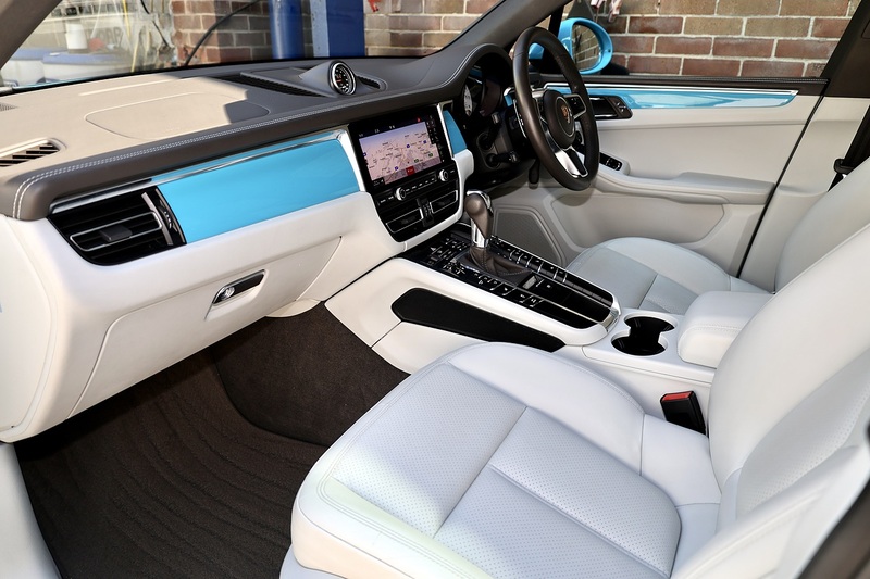 Porsche Macan Full Porsche Main Dealer + Pano Roof + Sport Chrono + Adaptive Cruise + PDLS Image 2
