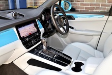 Porsche Macan Full Porsche Main Dealer + Pano Roof + Sport Chrono + Adaptive Cruise + PDLS - Thumb 9
