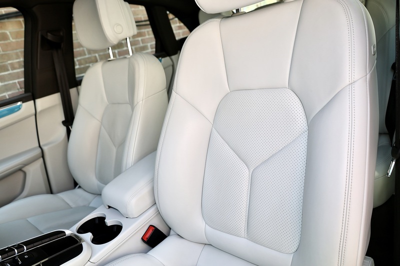 Porsche Macan Full Porsche Main Dealer + Pano Roof + Sport Chrono + Adaptive Cruise + PDLS Image 17