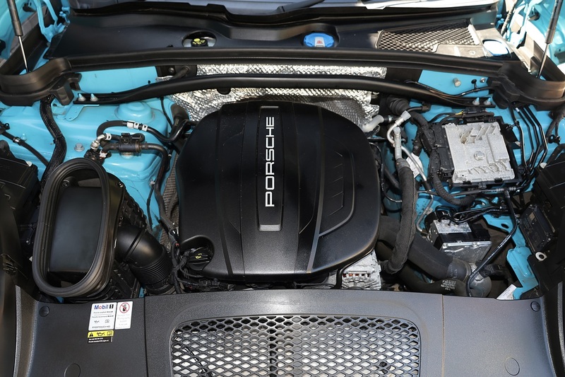 Porsche Macan Full Porsche Main Dealer + Pano Roof + Sport Chrono + Adaptive Cruise + PDLS Image 39