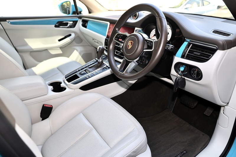 Porsche Macan Full Porsche Main Dealer + Pano Roof + Sport Chrono + Adaptive Cruise + PDLS Image 8
