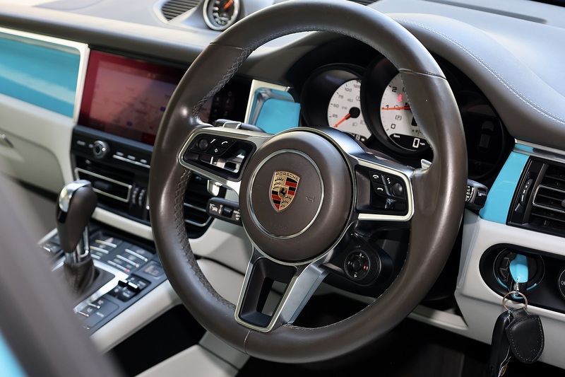 Porsche Macan Full Porsche Main Dealer + Pano Roof + Sport Chrono + Adaptive Cruise + PDLS Image 21