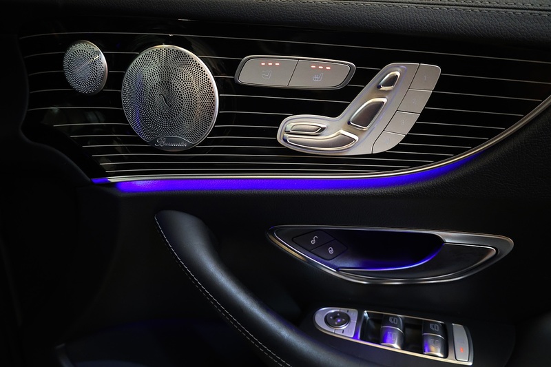 Mercedes-Benz E220d AMG Line Premium Plus Designo Interior + Nappa + Distronic + 360 Camera + Air Scarf Image 8