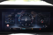 Mercedes-Benz E220d AMG Line Premium Plus Designo Interior + Nappa + Distronic + 360 Camera + Air Scarf - Thumb 17