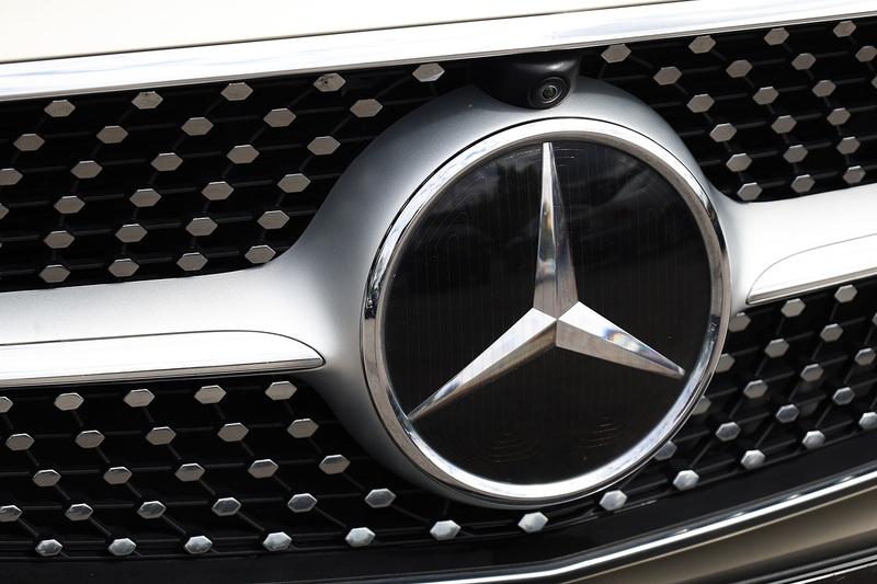 Mercedes-Benz E220d AMG Line Premium Plus Designo Interior + Nappa + Distronic + 360 Camera + Air Scarf Image 21
