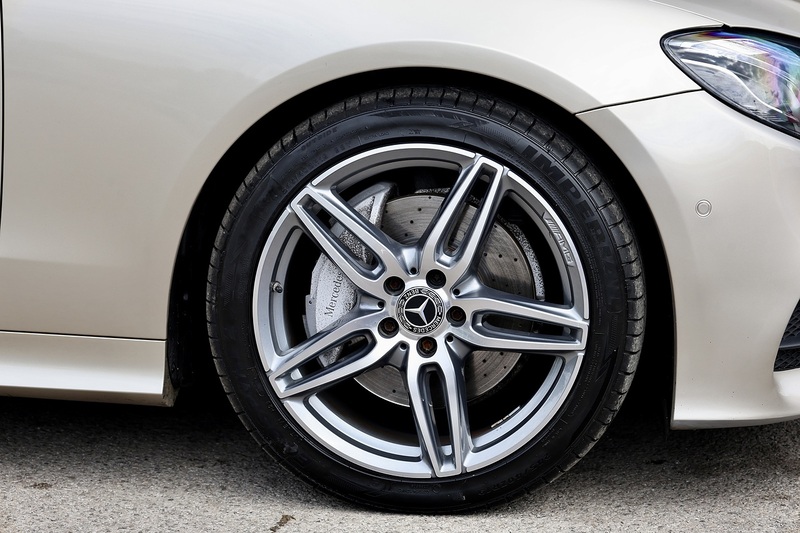 Mercedes-Benz E220d AMG Line Premium Plus Designo Interior + Nappa + Distronic + 360 Camera + Air Scarf Image 37