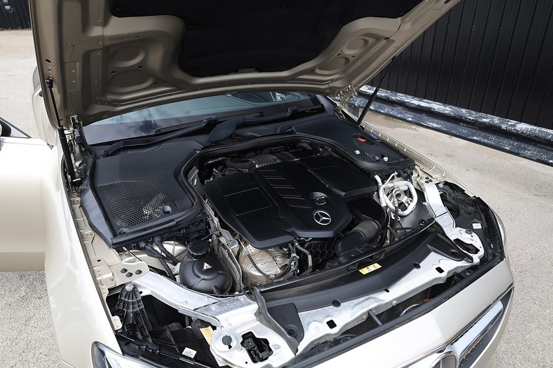 Mercedes-Benz E220d AMG Line Premium Plus Designo Interior + Nappa + Distronic + 360 Camera + Air Scarf Image 32