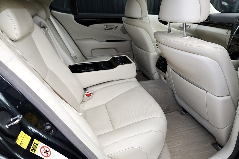 Lexus LS 460 SE-L Full Service History + Previously Supplied by Ourselves Image 17