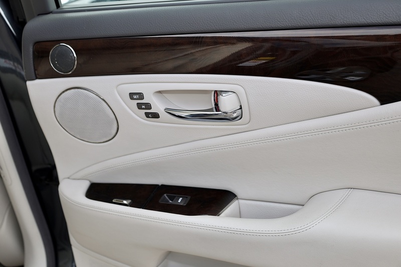 Lexus LS 460 SE-L Full Service History + Previously Supplied by Ourselves Image 18