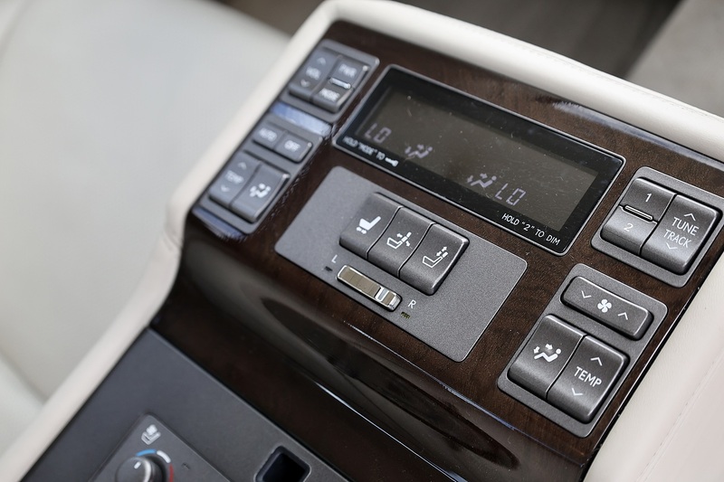 Lexus LS 460 SE-L Full Service History + Previously Supplied by Ourselves Image 19