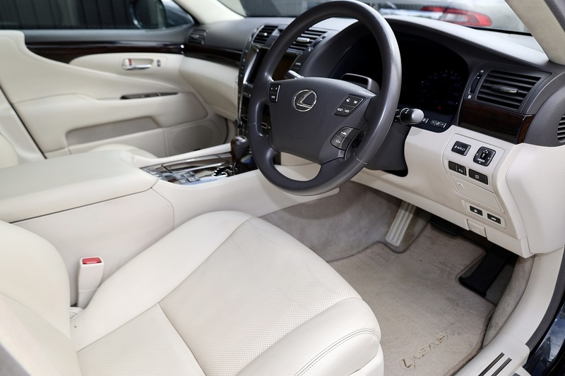 Lexus LS 460 SE-L Full Service History + Previously Supplied by Ourselves Image 6