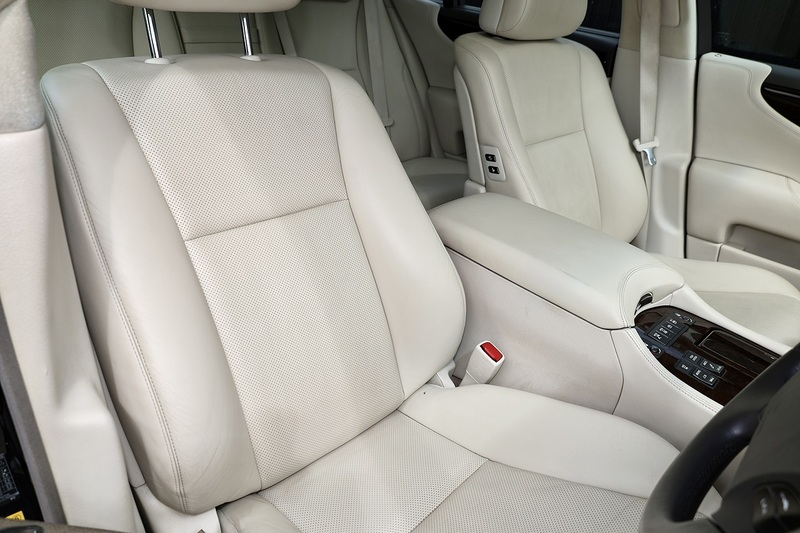 Lexus LS 460 SE-L Full Service History + Previously Supplied by Ourselves Image 24