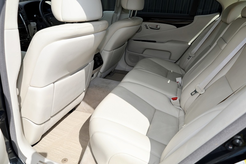 Lexus LS 460 SE-L Full Service History + Previously Supplied by Ourselves Image 28