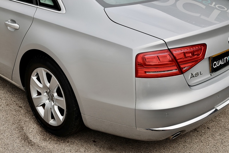 Audi A8L 3.0 TDI Quattro SE Full Audi Main Dealer History + LWB + Sunroof Image 34