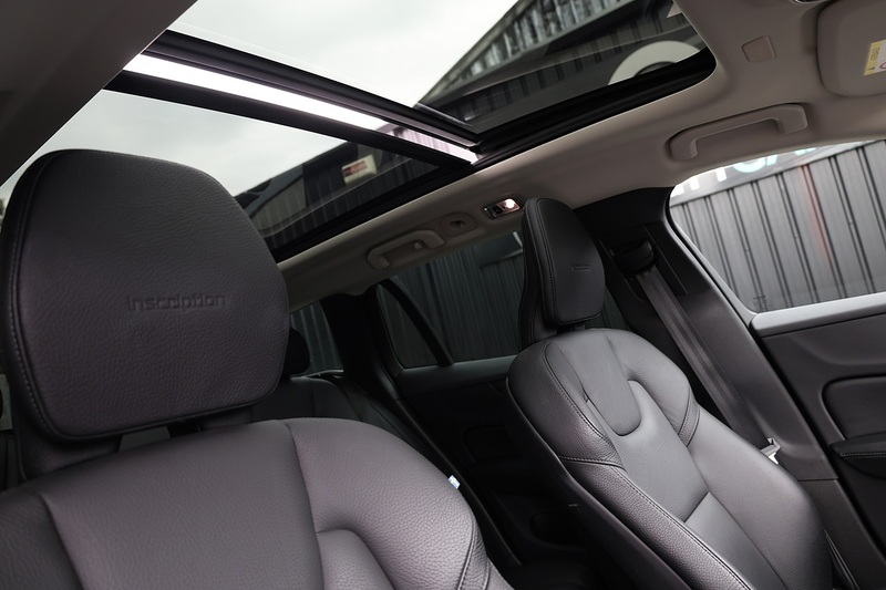 Volvo V60 D4 Inscription Xenium Pack + Panoramic Roof + BLIS + Park Pilot Image 8