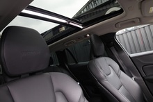 Volvo V60 D4 Inscription Xenium Pack + Panoramic Roof + BLIS + Park Pilot - Thumb 8