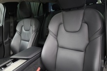Volvo V60 D4 Inscription Xenium Pack + Panoramic Roof + BLIS + Park Pilot - Thumb 14