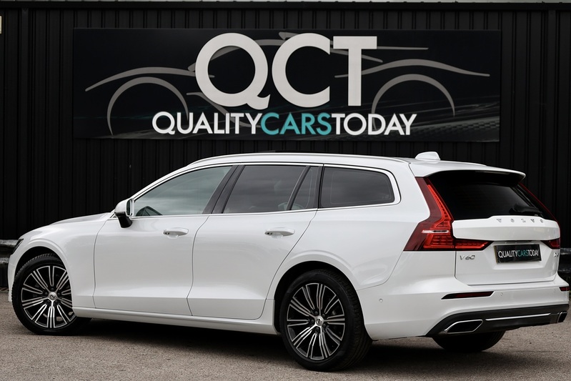 Volvo V60 D4 Inscription Xenium Pack + Panoramic Roof + BLIS + Park Pilot Image 9