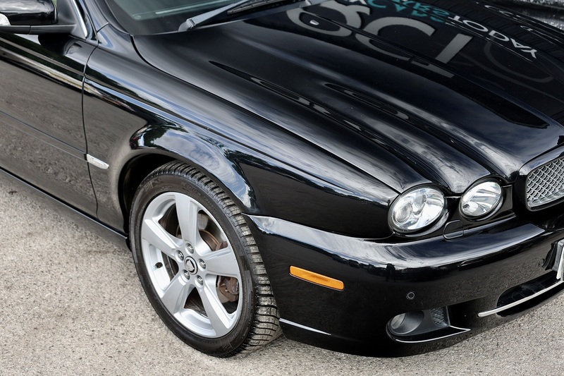 Jaguar X-Type 2.2 D SE 2 Former Keepers + Full Service History + Satellite Navigation + Heated Seats Image 21