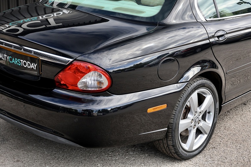 Jaguar X-Type 2.2 D SE 2 Former Keepers + Full Service History + Satellite Navigation + Heated Seats Image 18