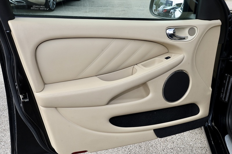 Jaguar X-Type 2.2 D SE 2 Former Keepers + Full Service History + Satellite Navigation + Heated Seats Image 36
