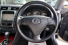 Lexus GS 300 SE 1 Lady Owner + Full Lexus Main Dealer History (19 Services) + Sunroof - Thumb 18