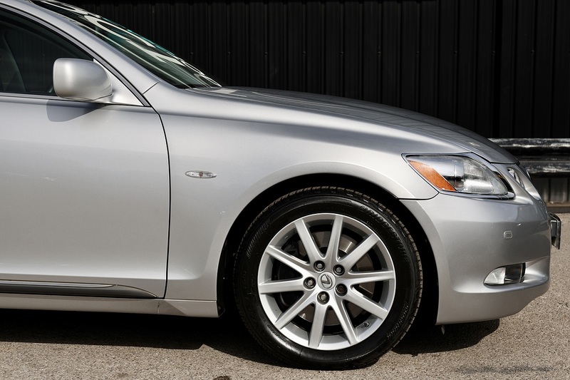 Lexus GS 300 SE 1 Lady Owner + Full Lexus Main Dealer History (19 Services) + Sunroof Image 22
