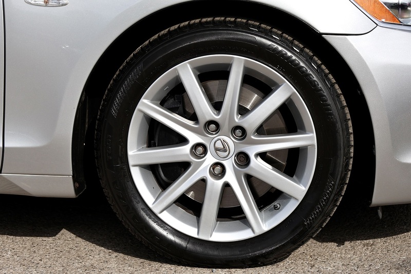 Lexus GS 300 SE 1 Lady Owner + Full Lexus Main Dealer History (19 Services) + Sunroof Image 30