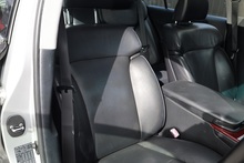 Lexus GS 300 SE 1 Lady Owner + Full Lexus Main Dealer History (19 Services) + Sunroof - Thumb 25