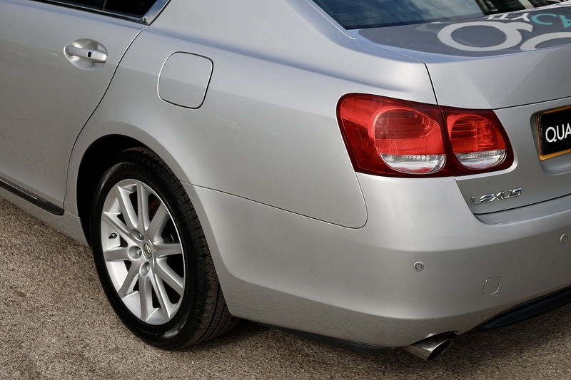 Lexus GS 300 SE 1 Lady Owner + Full Lexus Main Dealer History (19 Services) + Sunroof Image 29