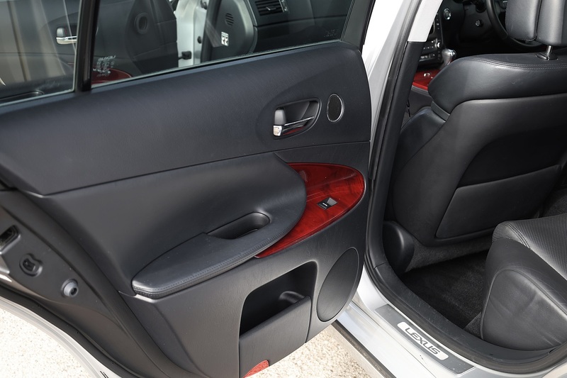 Lexus GS 300 SE 1 Lady Owner + Full Lexus Main Dealer History (19 Services) + Sunroof Image 37