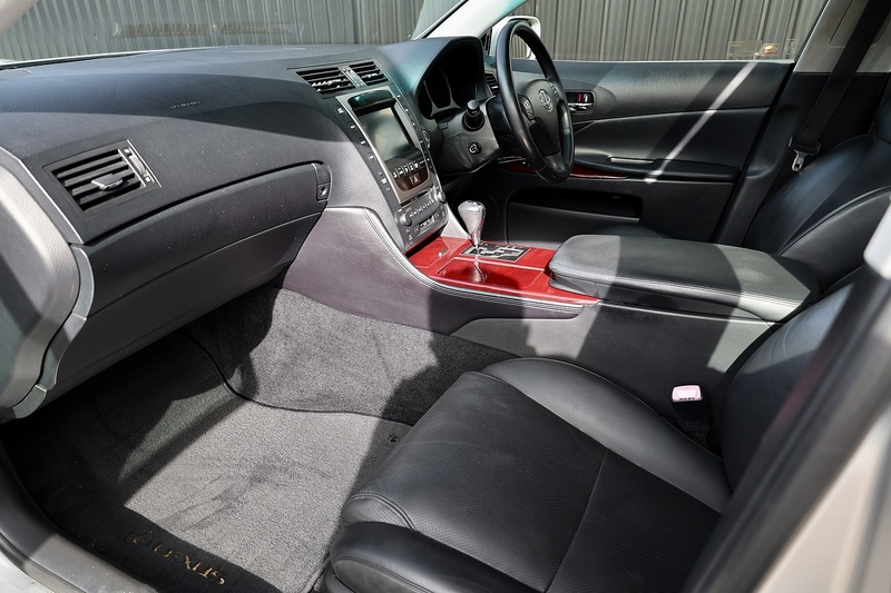 Lexus GS 300 SE 1 Lady Owner + Full Lexus Main Dealer History (19 Services) + Sunroof Image 2