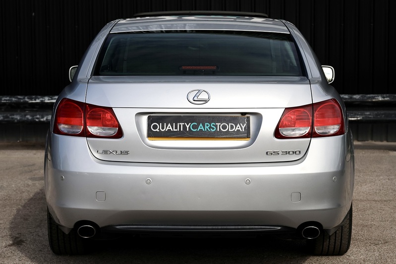 Lexus GS 300 SE 1 Lady Owner + Full Lexus Main Dealer History (19 Services) + Sunroof Image 4