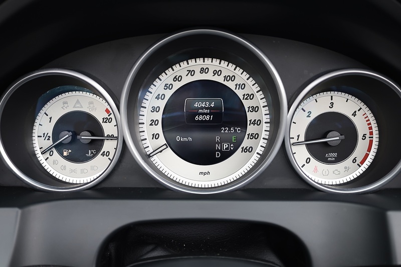 Mercedes-Benz E220 CDI AMG Line Convertible Full Service History + AirScarf + COMAND Online Image 18