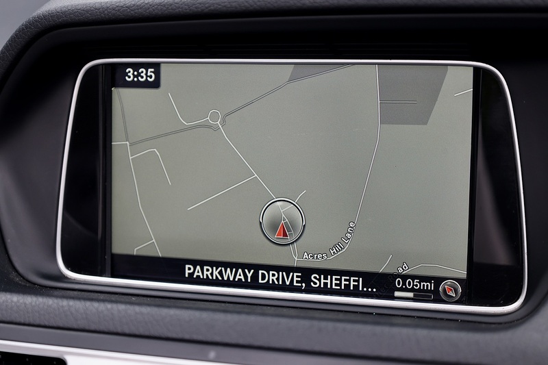 Mercedes-Benz E220 CDI AMG Line Convertible Full Service History + AirScarf + COMAND Online Image 19