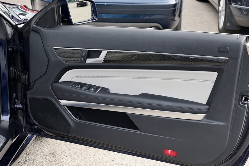 Mercedes-Benz E220 CDI AMG Line Convertible Full Service History + AirScarf + COMAND Online Image 29