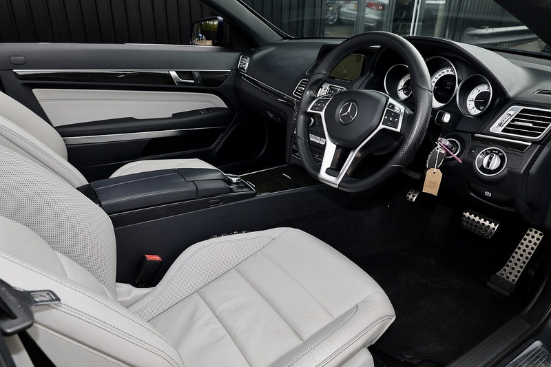Mercedes-Benz E220 CDI AMG Line Convertible Full Service History + AirScarf + COMAND Online Image 8