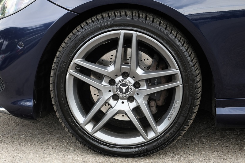Mercedes-Benz E220 CDI AMG Line Convertible Full Service History + AirScarf + COMAND Online Image 38