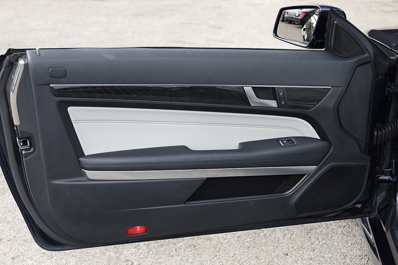 Mercedes-Benz E220 CDI AMG Line Convertible Full Service History + AirScarf + COMAND Online Image 28