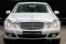 Mercedes-Benz E280 Elegance 3.0 V6 Petrol + 2 Former Keepers + 16 Services + Exceptional - Thumb 3