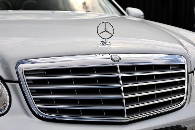 Mercedes-Benz E280 Elegance 3.0 V6 Petrol + 2 Former Keepers + 16 Services + Exceptional Image 7