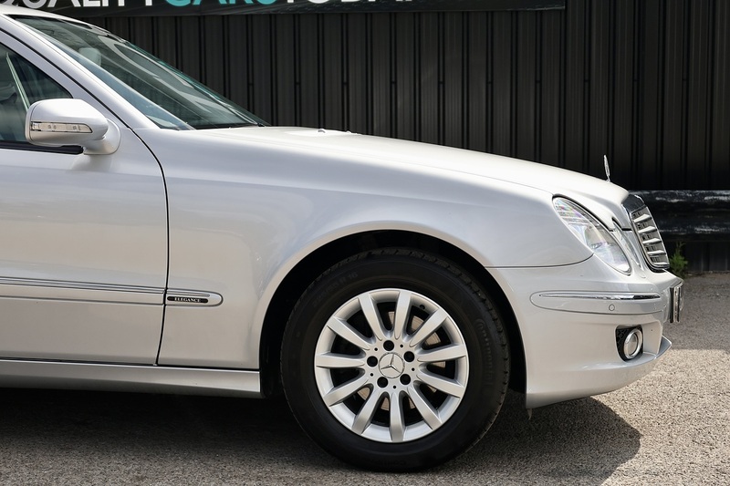 Mercedes-Benz E280 Elegance 3.0 V6 Petrol + 2 Former Keepers + 16 Services + Exceptional Image 21
