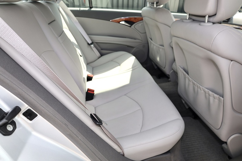 Mercedes-Benz E280 Elegance 3.0 V6 Petrol + 2 Former Keepers + 16 Services + Exceptional Image 13